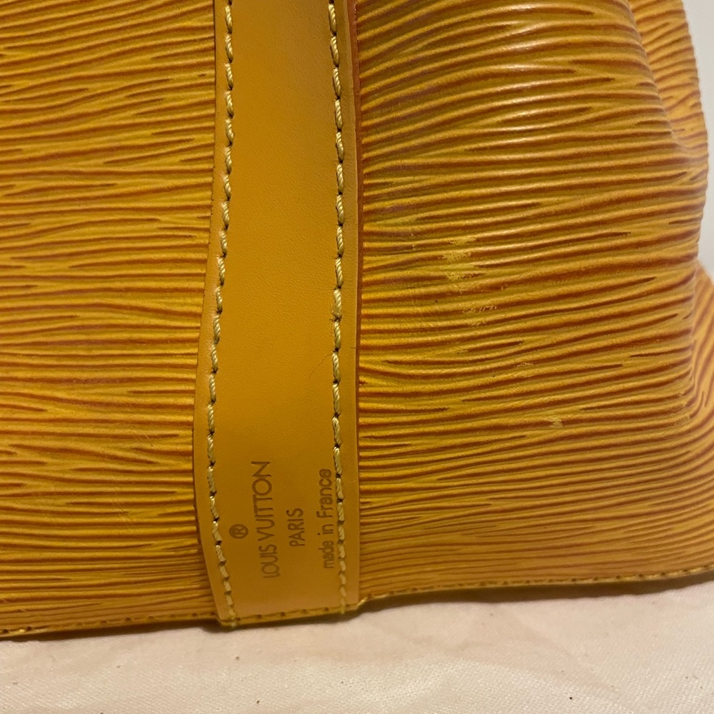 Louis Vuitton Noe Epi Yellow Crossbody and Shoulder Bucket Bag - Picture 6 of 16
